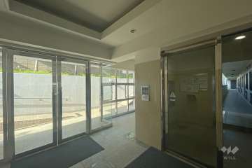 エントランスはオートロック付きです。