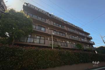 エクセラージュ宮前平の外観（南東側から）