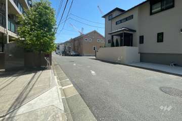 敷地の南側前面道路