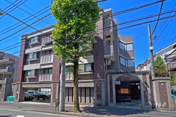 クレストフォルム鷺沼の外観（北東側から）