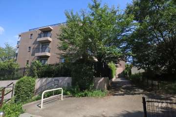 マイキャッスルたまプラーザ2の外観(西側から)