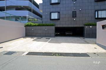 駐車場の出入り口・敷地内駐車場（屋内平面式・屋外平面式）