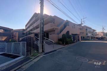 エステスクエアたまプラーザの外観（北東側から）