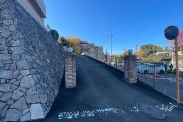 駐車場の出入り口