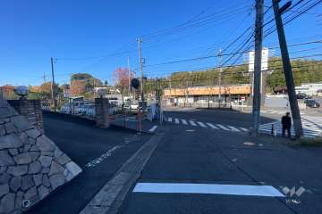 敷地東側の前面道路　