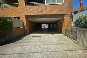 駐車場の出入り口