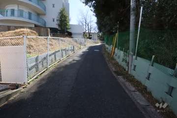 敷地北西側の前面道路