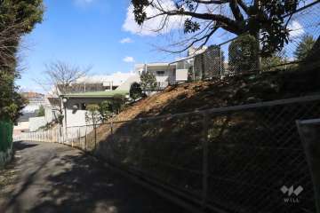 ヒューマンスクエア鷺沼東の外観(南西側から)