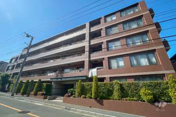 パークサイドヒルズ宮前平の外観（南東側から）