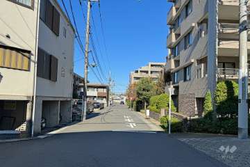 敷地南西側の前面道路