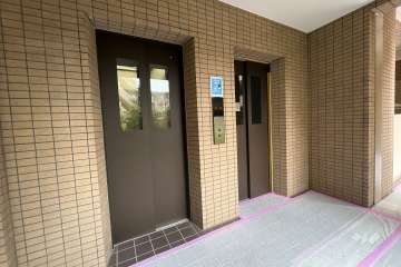 共用のエレベーター