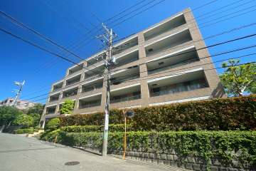 東急ドエルアルス宮崎台オークコートの外観（南東側から）　