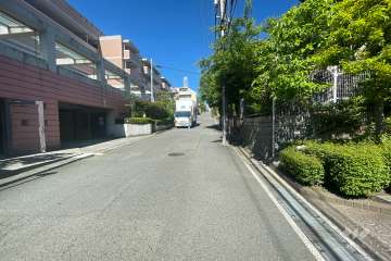 敷地南側の前面道路　