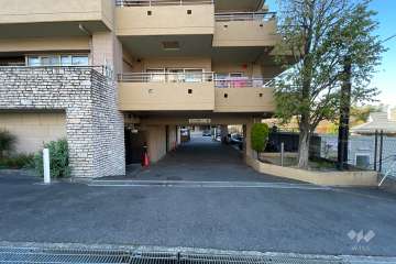 駐車場の出入り口