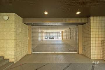 駐車場出入口（リングシャッター付き）