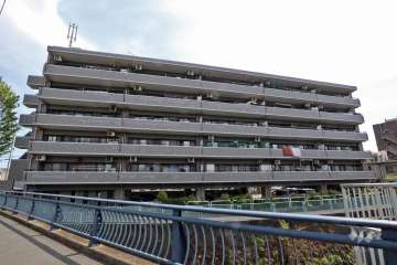 センチュリー梶ヶ谷の外観（北西側から）