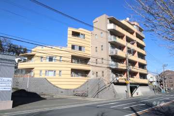 サンクタス鷺沼ヴィル・ド・ヴェールの外観（南西側から）