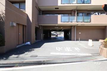 駐車場の出入り口