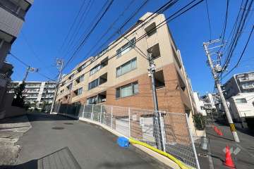 アルス鷺沼プラシアスの外観（南側から）