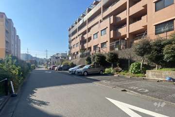 敷地南東側の前面道路　