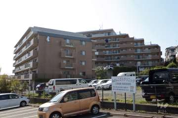 レクシオ宮前平ヒルズの外観(北東側から)