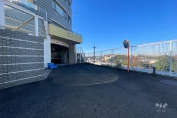 敷地内駐車場（屋内機械式）