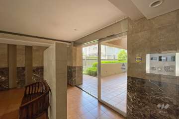 エントランスはオートロック付きです。　