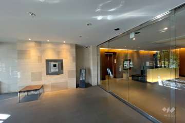 エントランスはオートロック付きです。