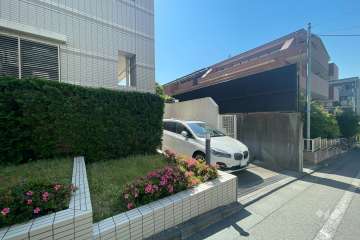 敷地の駐車スペース