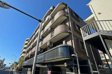 グリフィン鷺沼の外観（南東側から）