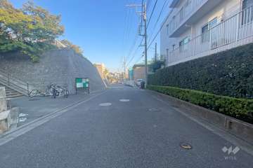 敷地南西側の前面道路　