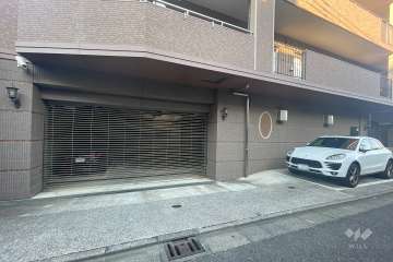 駐車場の出入り口（リングシャッター付き）　