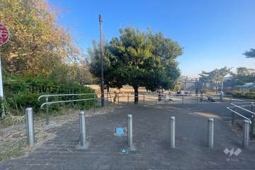 敷地に隣接する犬蔵さくらの丘公園