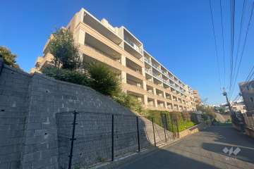 パークハウス美しの森ヒルサイドの外観（西側から）