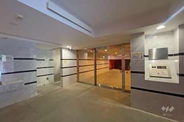 エントランスはオートロック付きです。