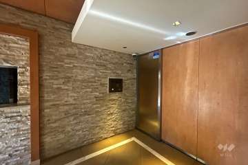 エントランスはオートロック付きです。