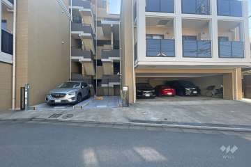 敷地内駐車場（屋外機械式・屋内平面式）