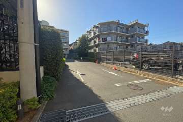 駐車場の出入り口