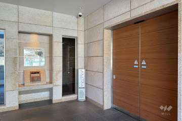 エントランスはオートロック付きです。