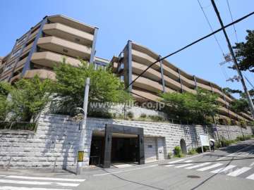 上甲東園クラシコの外観（南東側から）