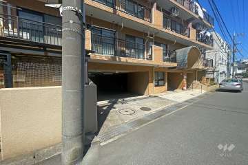 駐車場の出入り口