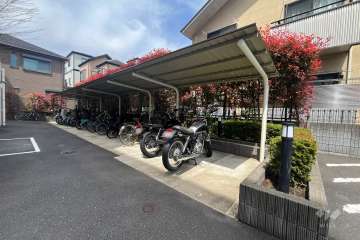 駐輪場とバイク置場
