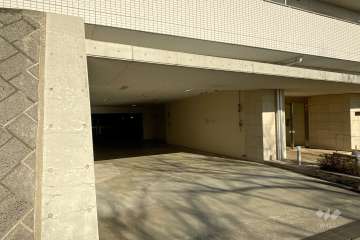 駐車場の出入り口