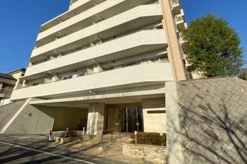 エントランス（南西側）