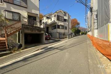 敷地南西側の前面道路