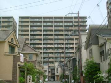 グリーンラグーナ甲子園 Ｂ1棟の外観