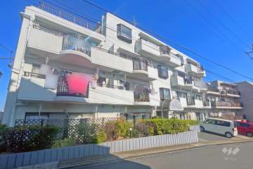 エクレール宮前平の外観（南西側から）