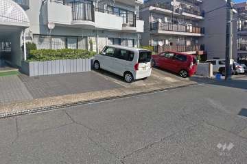 敷地内駐車場（屋外平面式）