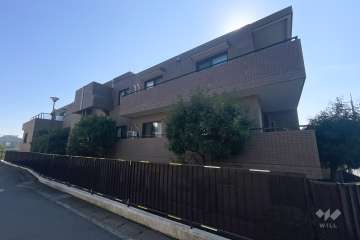 東急ドエルアルス鷺沼壱番館の外観（北西側から）