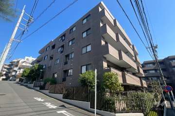 東急ドエルアルス鷺沼壱番館の外観（南西側から）　　